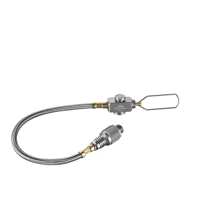 Närbild av adaptrar i adapterkit till olika gasflaskor, utformad för en 417 konvertering kit.