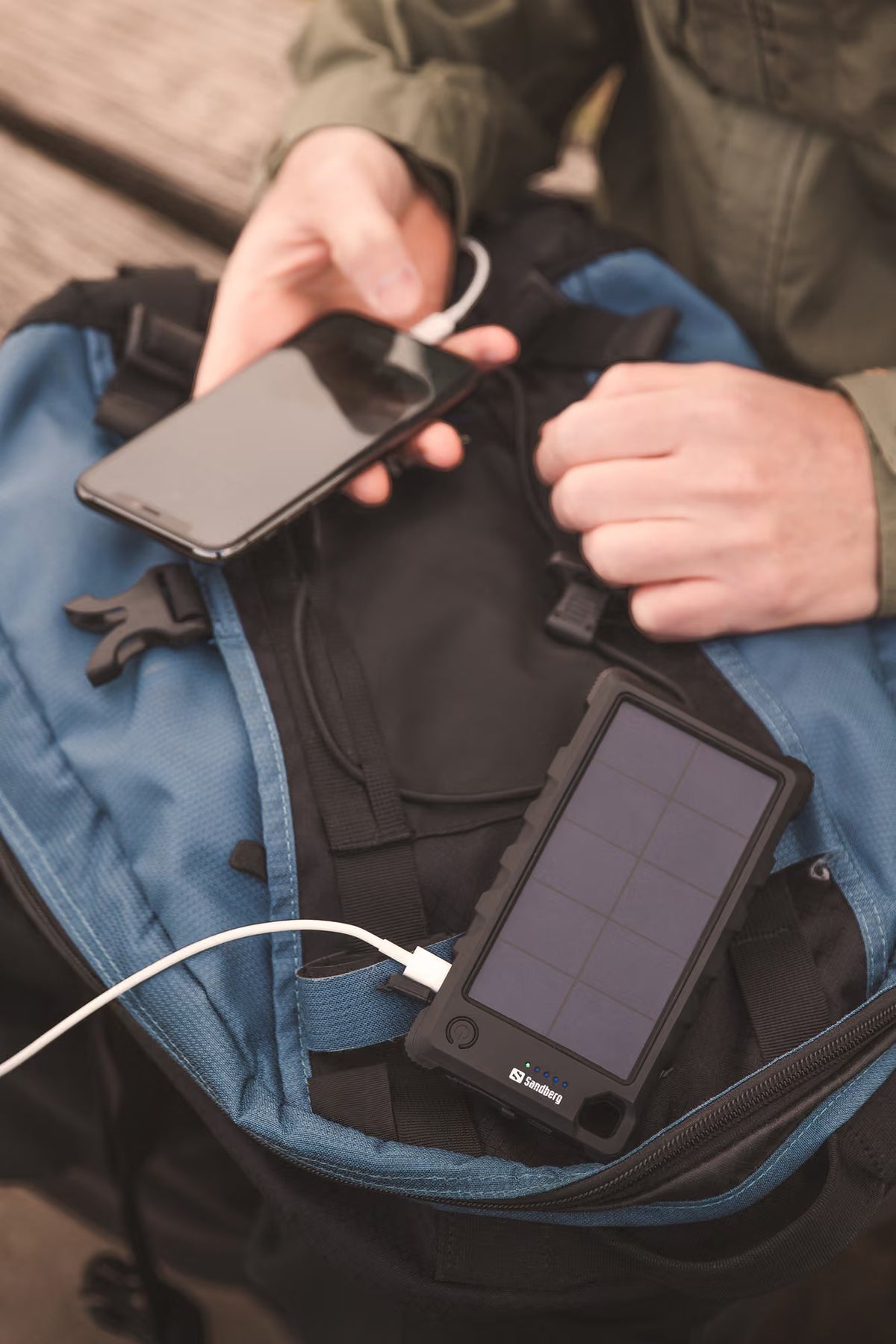 Sandberg Outdoor Solar Powerbank 10 000 mAh – svart
