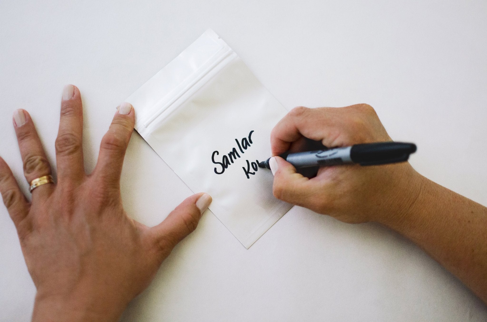 Mylarpåse 1 deciliter (8,5x14,5 cm) med ziplock - Mylar.se