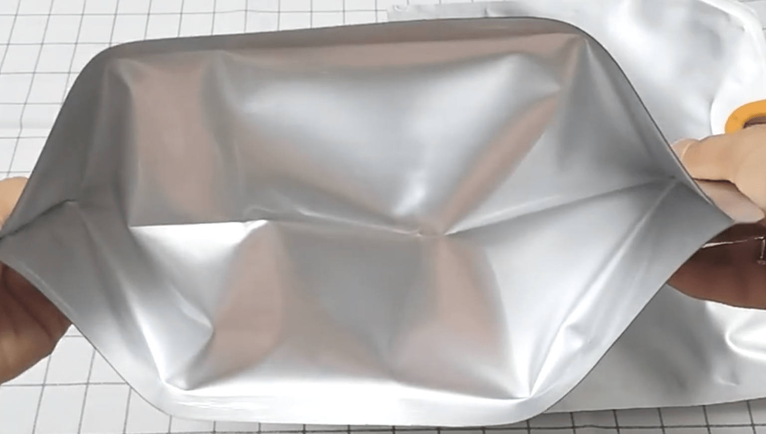 Den platta vattendunken 10 Liter - Rymmer mycket tar ingen plats - Mylar.se